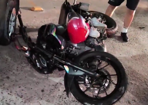 Motociclista fica ferido após ser atingido por carro na Av. Nathan Xavier