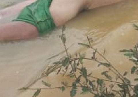 Corpo sem olhos é encontrado em área alagada no Careiro Castanho