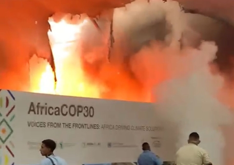 Novo vídeo mostra desespero de participantes da COP30 durante incêndio