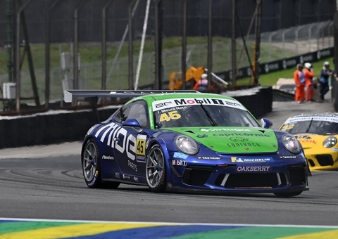 Moura Neto brilha em Interlagos e conquista segundo lugar no classificatório