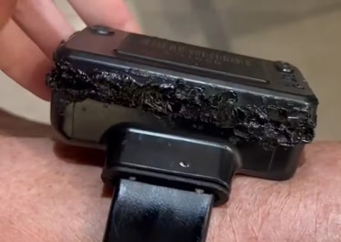 Bolsonaro sobre tornozeleira danificada: "Meti o ferro quente"; veja vídeo