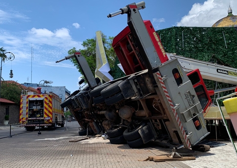 Governo cancela árvore de Natal no Largo de São Sebastião após morte de trabalhador