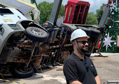 Engenheiro aponta possíveis causas de acidente com árvore de Natal no Largo
