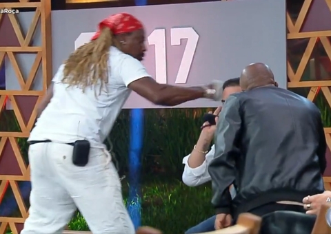 'A Fazenda': Créo é expulso ao vivo ao dar soco em Fabiano; vídeo