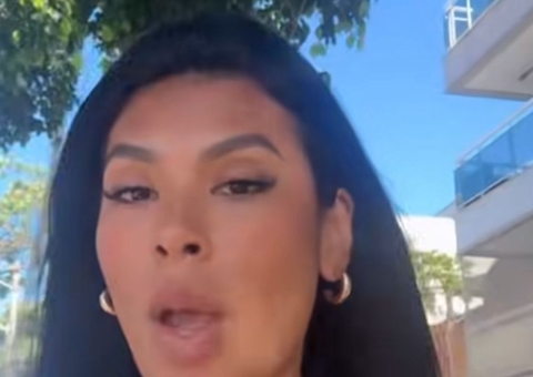 Pocah é chamada de “baranga” por policial e grava reação