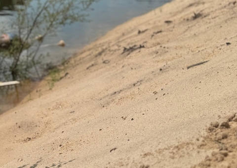 Corpo é encontrado boiando sendo devorado por peixes na Praia Dourada