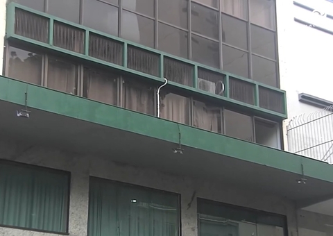 Mãe atira filha de 7 anos pela janela e se joga do 10º andar de hotel em MG