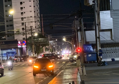 Mulher é atropelada na faixa de pedestres no Vieiralves