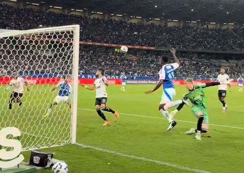 Cruzeiro abre 2 a 0, mas Botafogo empata no fim em jogo no Mineirão