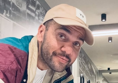 Daniel Alves acusa construtora de fraude e pede R$ 22 milhões na Justiça