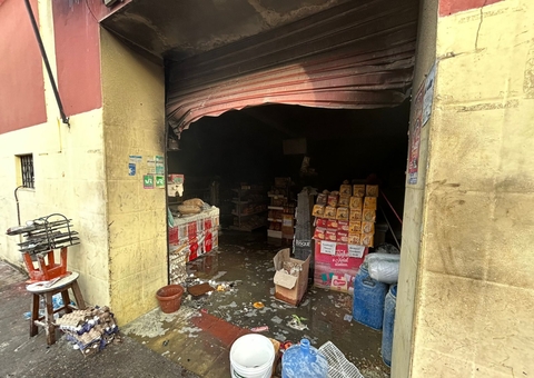 Incêndio destrói estabelecimento no Centro de Manaus; suspeita é de ato criminoso