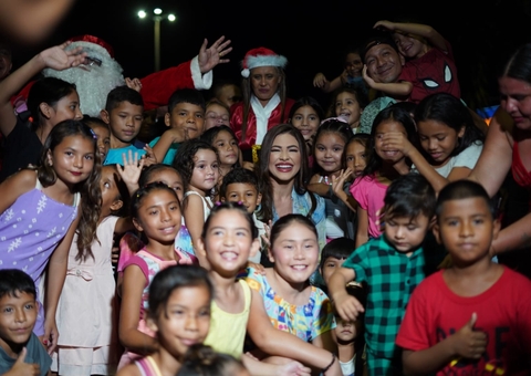 Casa do Papai Noel é inaugurada em Parintins