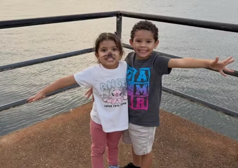 Irmãos de 4 anos morrem afogados em piscina durante confraternização