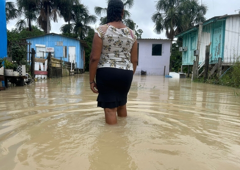 Moradores do Tarumã sofrem com alagamentos em plena véspera de Natal; vídeos