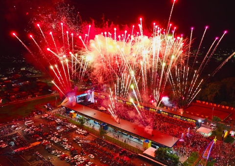 Coari dá as boas-vindas a 2026 com festa, música e fogos de artifício