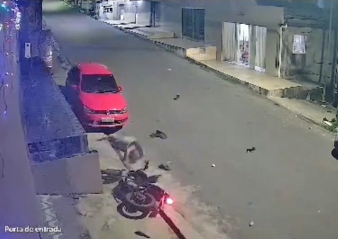 Colisão violenta de motos deixa um morto em Manaus na véspera do Ano Novo; vídeo