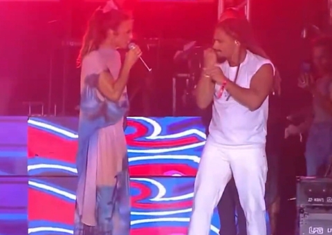 Vídeo de Ivete Sangalo com intérprete de Libras viraliza: "vou te chupar"