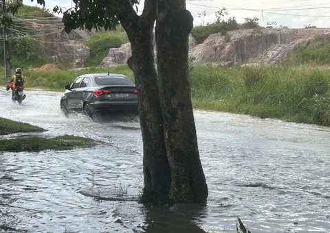 Alerta prevê chuvas fortes até o início da noite deste domingo