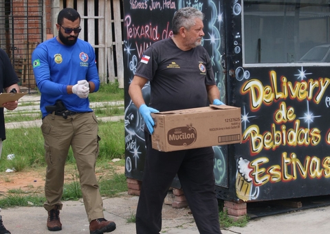 Catador encontra caixa com feto enquanto procurava comida no lixo no Colônia Oliveira Machado