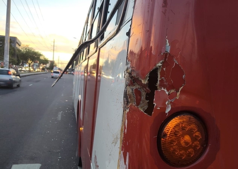 Passageiro de "amarelinho" tem braço arrancado após colisão com ônibus no São José