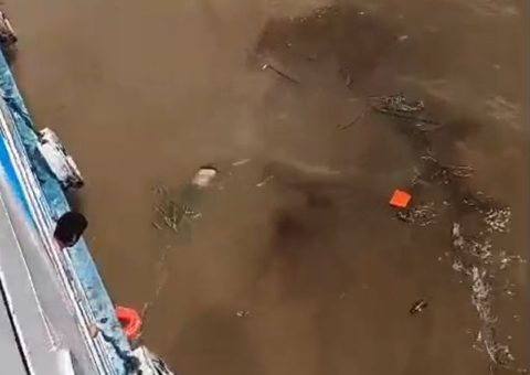 Corpo de mulher é encontrado após lancha afundar no Encontro das Águas