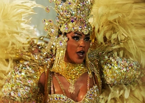 Aparecida faz desfile impecável sobre as riquezas de Novo Airão