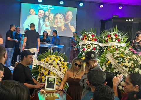 Emoção e homenagens marcam despedida de levita vítima de naufrágio em Manaus