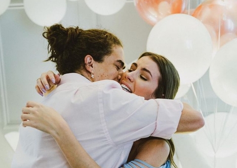 Alok manda mensagem de apoio a Whindersson e Maria após parto prematuro