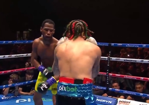 Whindersson é derrubado no soco e perde para King Kenny em Londres; vídeo