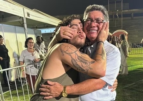 Pai de Whindersson fala sobre estado de saúde do humorista, internado em clínica psiquiátrica