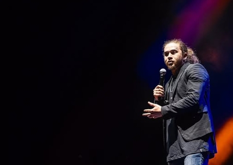 Whindersson Nunes lota sambódromo de Manaus e agradece público