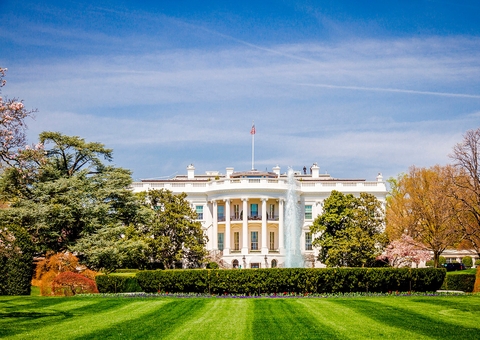Homem é baleado em tiroteio com agentes do Serviço Secreto da Casa Branca