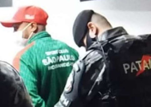 Após espancar árbitro, jogador do São Paulo é preso por tentativa de homicídio