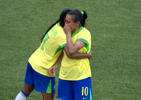 Marta é expulsa do jogo contra a Espanha e deixa campo aos prantos 