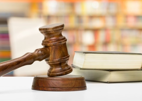 Mulher que acusou desembargador do TJAM de crime tem revisão de pena rejeitada