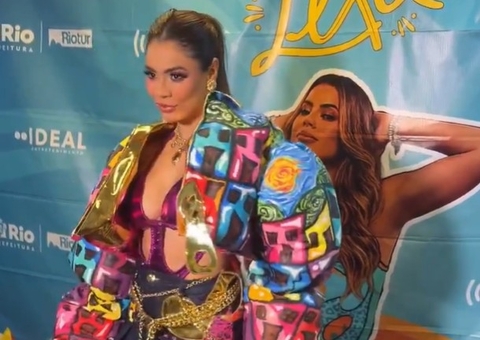 Lexa homenageia Preta Gil em megabloco no Rio de Janeiro