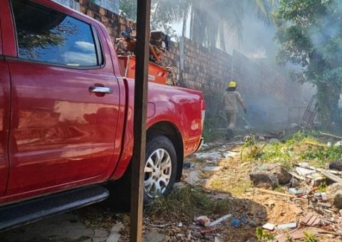 Foragido é preso ao ser flagrado incendiando terreno no Santo Antônio