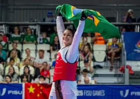 Maria Clara Pacheco conquista ouro no Mundial de Taekwondo em Seul