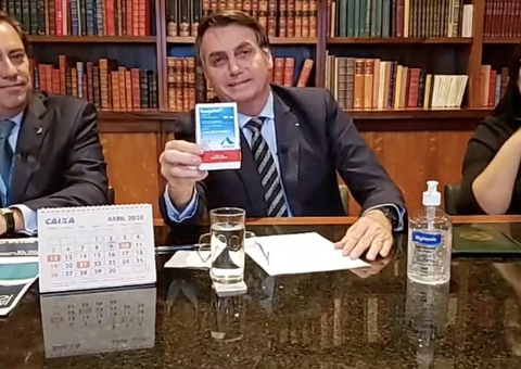Bolsonaro diz que voltou a tomar cloroquina após sintomas de Covid