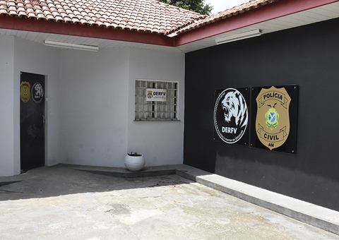 Trio é preso após carro ser roubado e anunciado na OLX em Manaus