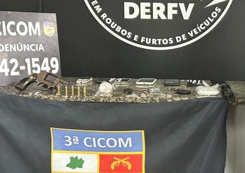 Foragido por latrocínio, idoso é preso após clonar carro em Manaus