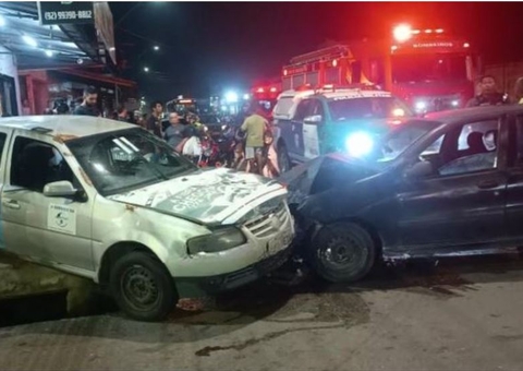 Motorista fica ferido em acidente entre carros no Conjunto Canaranas