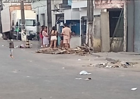 Pistoleiro mata morador de rua a tiros na frente da Feira da Panair
