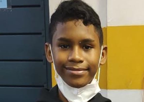 Garoto sai de casa no meio da madrugada e desaparece em Manaus