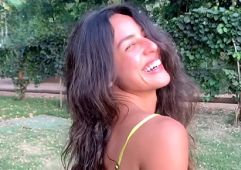 Grávida, Yanna Lavigne reposta foto de topless após censura do Instagram