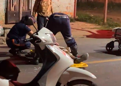 Homem envolvido em trisal é espancado a pauladas por companheira em Itacoatiara