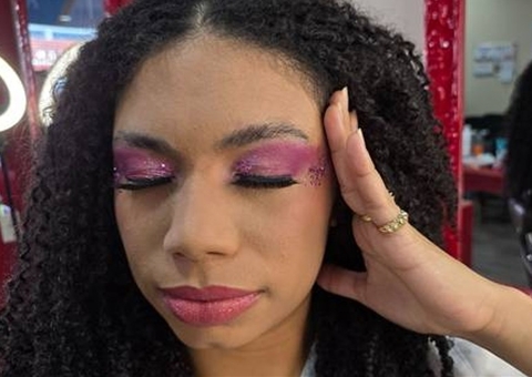 Brilhos e pedrarias: veja tendências e dicas de maquiagem para o Carnaval