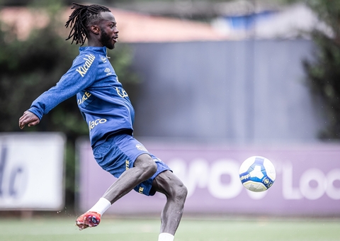 Santos gasta mais de um R$ 1 milhão com atacante de Gâmbia; veja