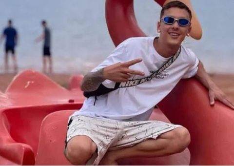 Influenciador morre ao ser atropelado por caminhão após cair de moto