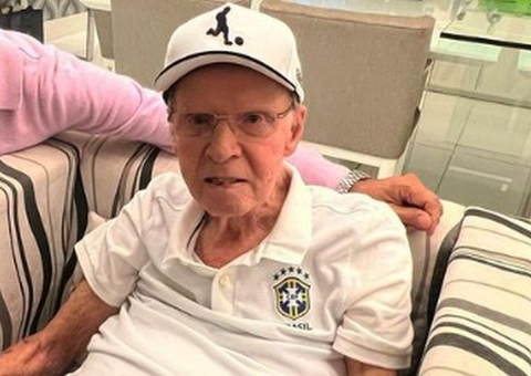 Zagallo segue com sinais de melhora, mas sem previsão de alta, diz boletim
